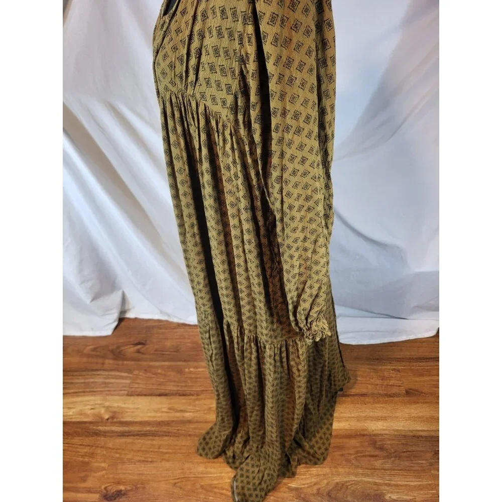 Carly Jean Size XS Geometric Olive Green Long Sleeve Tiered Maxi Dress
